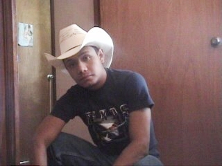 aki me encuentro yo bien cowboy, mas o menos,jeje
saluditos....

PUES VERAN AKI ME ENCUENTRO ME LLAMO GERSSAIN, Y PUES SOY MUY DIVERSO TANTO EN AFICIONES Y EN OTRAS COSAS, ENCANTA BAILAR, EL RODEO, LOS CABALLOS, Y PUES K MAS... BUENO TAL VEZ SUENE RARO PEOR MAO EL ROCK EN ESPECIAL EL GOTICO, EN FIN... HAY ESTOY YO TODO FEIO, PERO HAY USTEDES JUZGUEN ADIOSIN Y SUERTE ATODOS.. MI MAIL ES gerk_ak87@hotmail.com