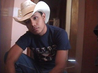 aki otra vez yo bien solitario