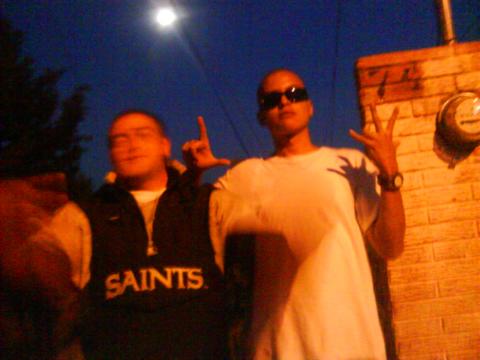 yo (lentes) y un compa del barrio