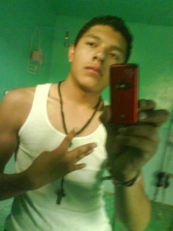 chavas este es mi msn 

chango_2014@hotmail.com