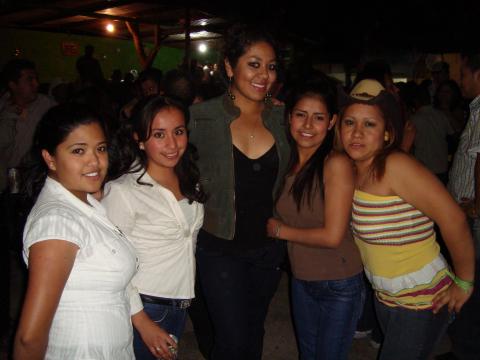 una fotito de mis amigas en la quinta itzel