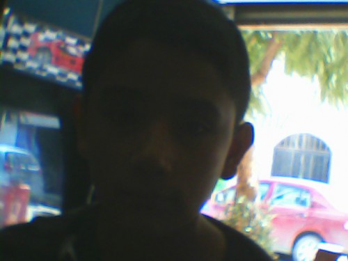 altura normal pelo negro ojos cafes