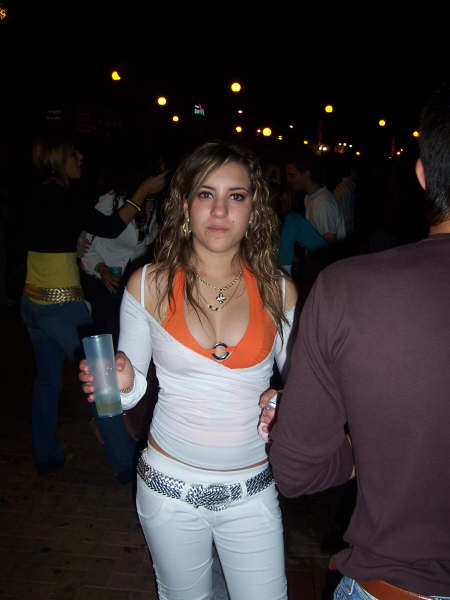 alegre,optimista,social, me gusta la lectura los viajes la musica,el cine,el baile,la historia y hacer muchas amistades , andar de reventon y sobre todo concoer gnt.

*Mas Informacion en su Nick