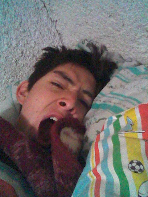 es un wuevon de mierda y haber ya se pone a estudiar