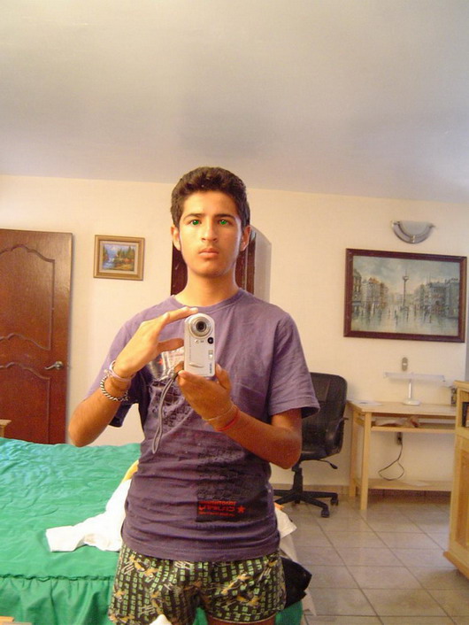 soy manuel de zacatecas guadalupe, bueno alrevez como sea me gusta el amor sinsero esoy solo pero sin rumbo, pero si busco chava busco una que sea linda y buena onda por lo menos buena onda atte MEUT dejen sus MSNs para comunicARNOs gracias.....