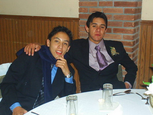 MANDO MI FOTO PARA AVER KE OPINAN DE MI JAJAJJA YA SE KE ESTOY GUAPO JAJAJAJA HABER SI DE CASUALIDAD CONOCIERON AL CHAB ELO KE SE LLAMA VICTOR MANUEL RODRIGUEZ FRAIRE KE  AHORA VIVE ACA EN SALTILLO BUENO KMARAS