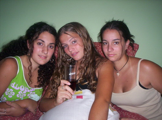 que ondas atodos aqui les traemos esta foto de nosotras as mejroes amigas, carla, denisse, y asucena, somos de aqui de zac si nos queiren conoer pues degen su maiol para no pelearnos a quien agregan o no, mejor degn los suyos 
