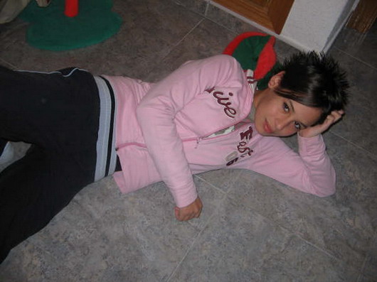 pues... que me gusta la gimnasia, emmmmmm  salirme de baga un rato con mis amigas, y como dicne por ahy  lo mas ocuapdo de mi vida es estudiar se supone,  y lo mas osbresaliente es que SOY UNA CHIKA CON GANAS DE DIVERTIRME Y DISPUESTA A TOOO ;)  ups mi nombre es diana tengo 14 aÃ?Â±os vivo por la encantada en (lomas del lago )  y voy en 3 en el lancaster.
