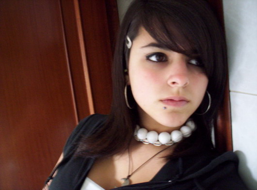 hola me llamo diana y soy honesta, soy alegre, soy romantica ( talvez peco de romantica ) me encanta bailar,soy trabajadora y de buenos sentimientos, lo importante para mi es la familia, me chocan las mentiras


