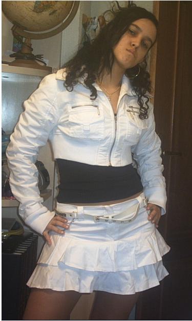 BuEnO... cReO qUe SoY... LiNdA y SeNcIllA. nO CrEeN? jeje. CoNtAnCtEnMe y Lo SaBrAn... nO sE aRrePen 
