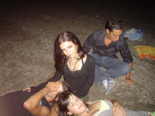 soy una persona simpatica, educada de mente abierta y con muchas ganas de aprender de los demas, me encanta hacer amigos y amigas y compartir en al foto soy la de negro y me acompaÃ?Â±an mis mejores amigos alan, pako, y cindy por cierto un slaudo a ellos ya l cole del centro y prepa1.