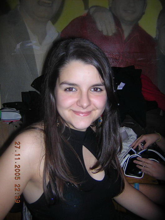 q ondas pues me lalmo patricia estudi en al prepa 2me gusta andar dando la beulta peus donde esten chikos lindos, me gusta el fut e ir cada fin de sema al cine.

*Mas Informacion en su Nick